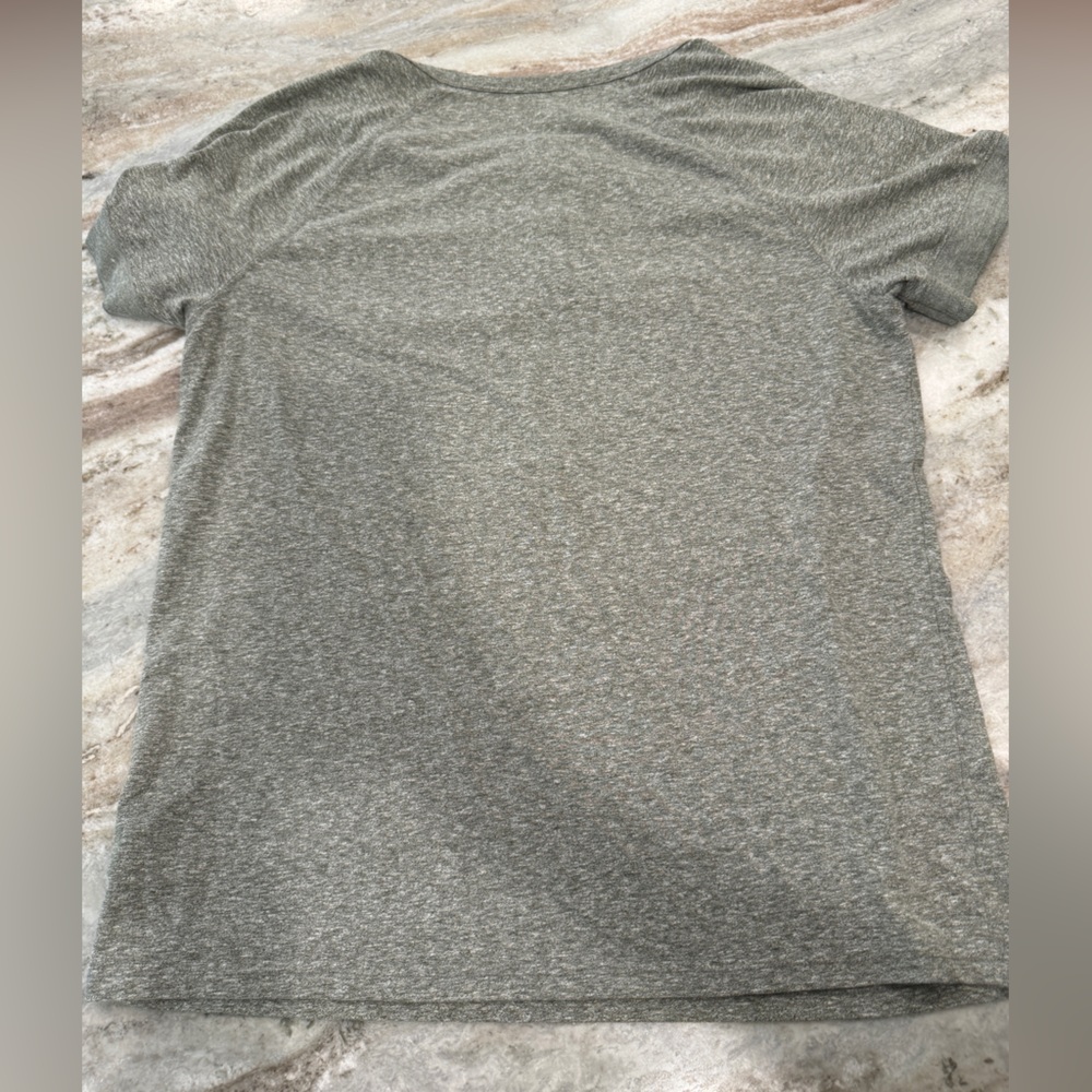 Mossimo Target Men’s short sleeve shirt with buttons and pocket size large - Picture 2 of 4
